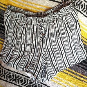 Black and white Striped Linen Shorts